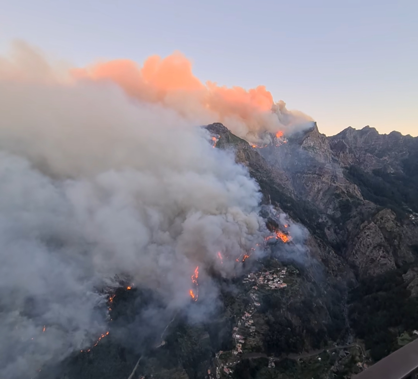 Miguel Albuquerque comes to monitor the fight against fires on the